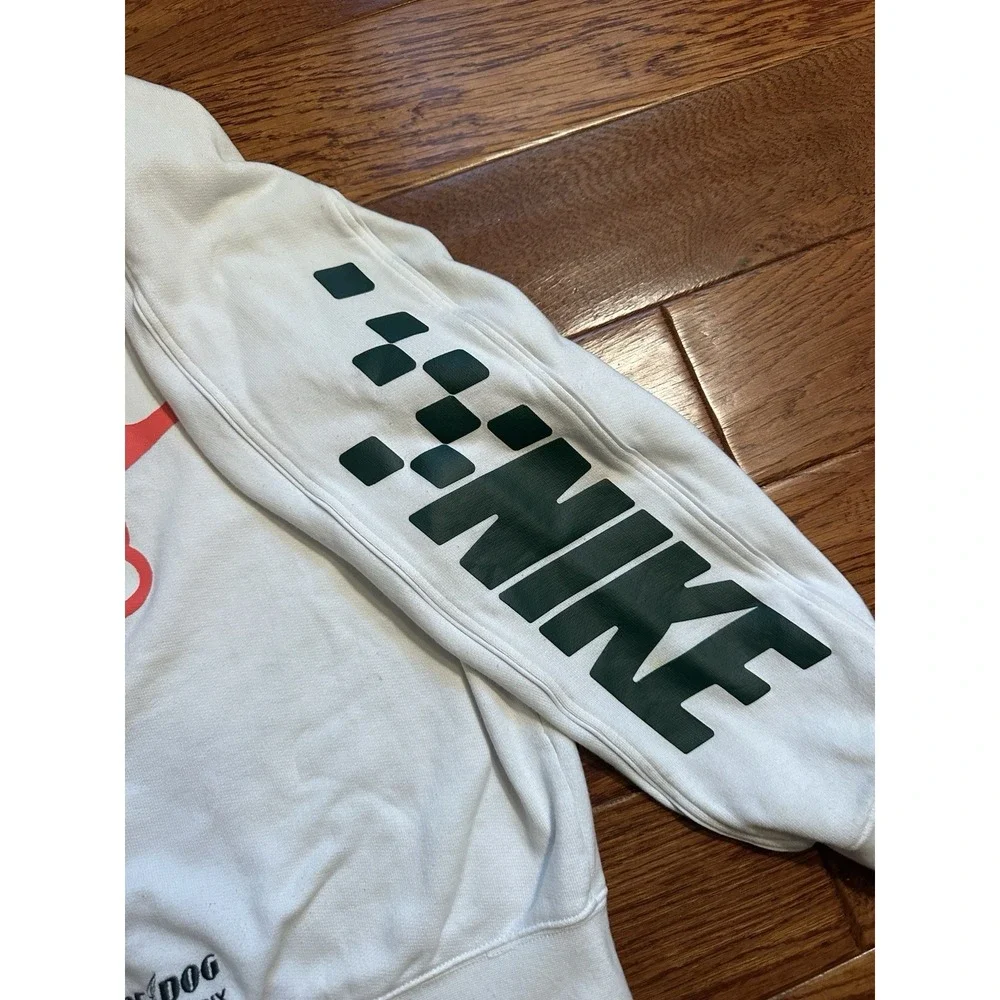 Men's Nike Shoe Dog Grand Prix 2023 White Crewneck Pullover Sweatshirt Small